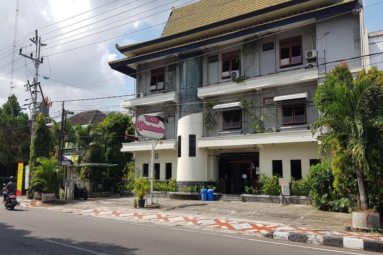 Oyo 3819 Hotel Winotosastro Yogyakarta Exteriör bild