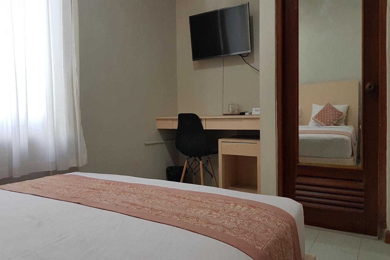 Oyo 3819 Hotel Winotosastro Yogyakarta Exteriör bild