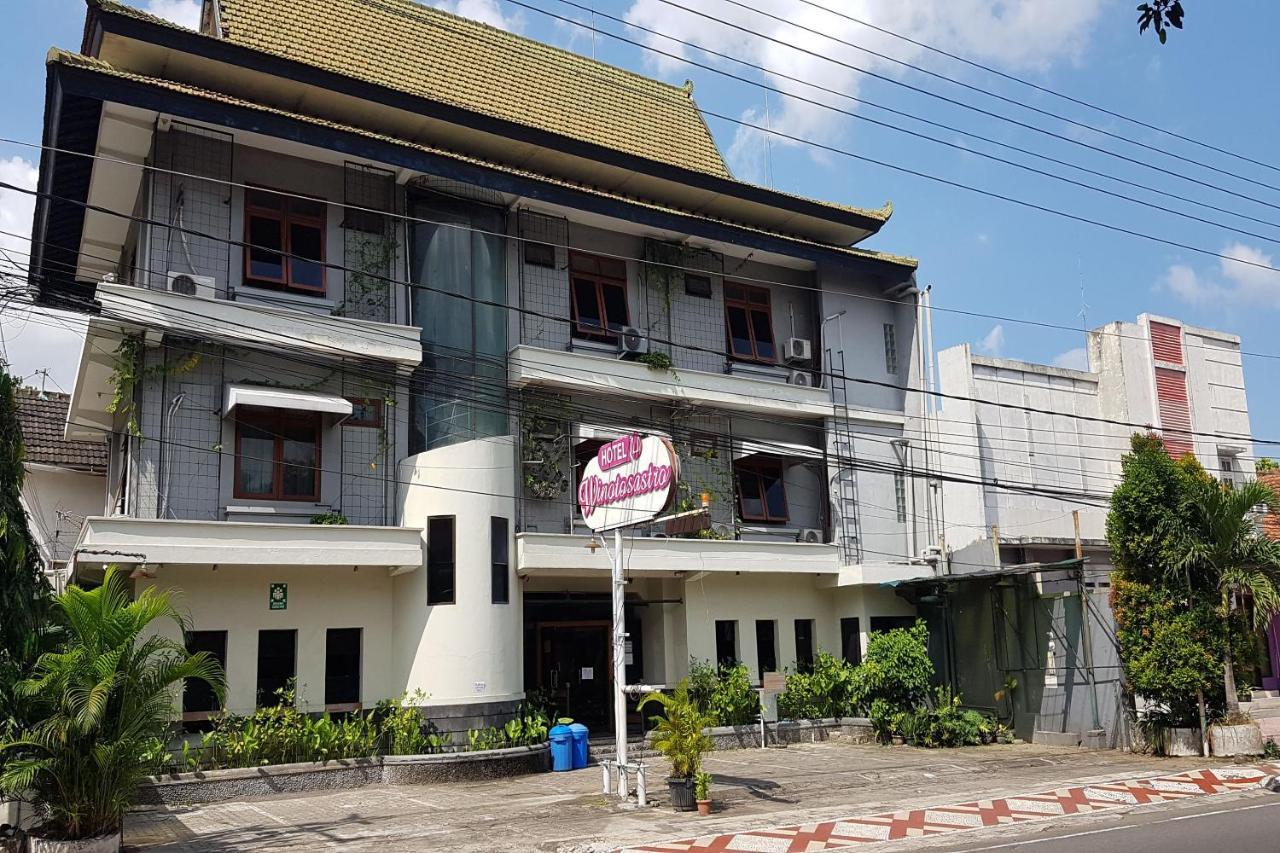 Oyo 3819 Hotel Winotosastro Yogyakarta Exteriör bild